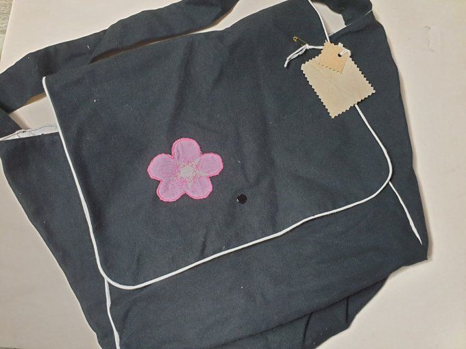 Sac a langer en coton biologique,  plusieurs rangements à l'intérieur