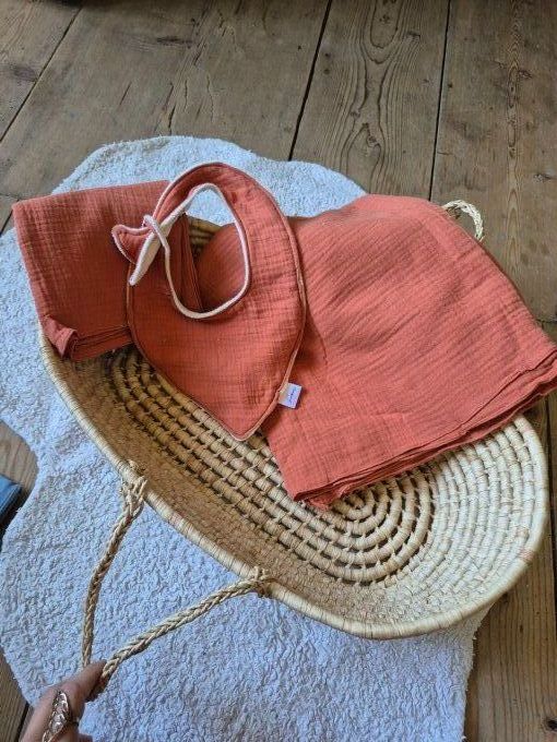 Ensemble lange, lange emmaillotage, bavoir en coton biologique 